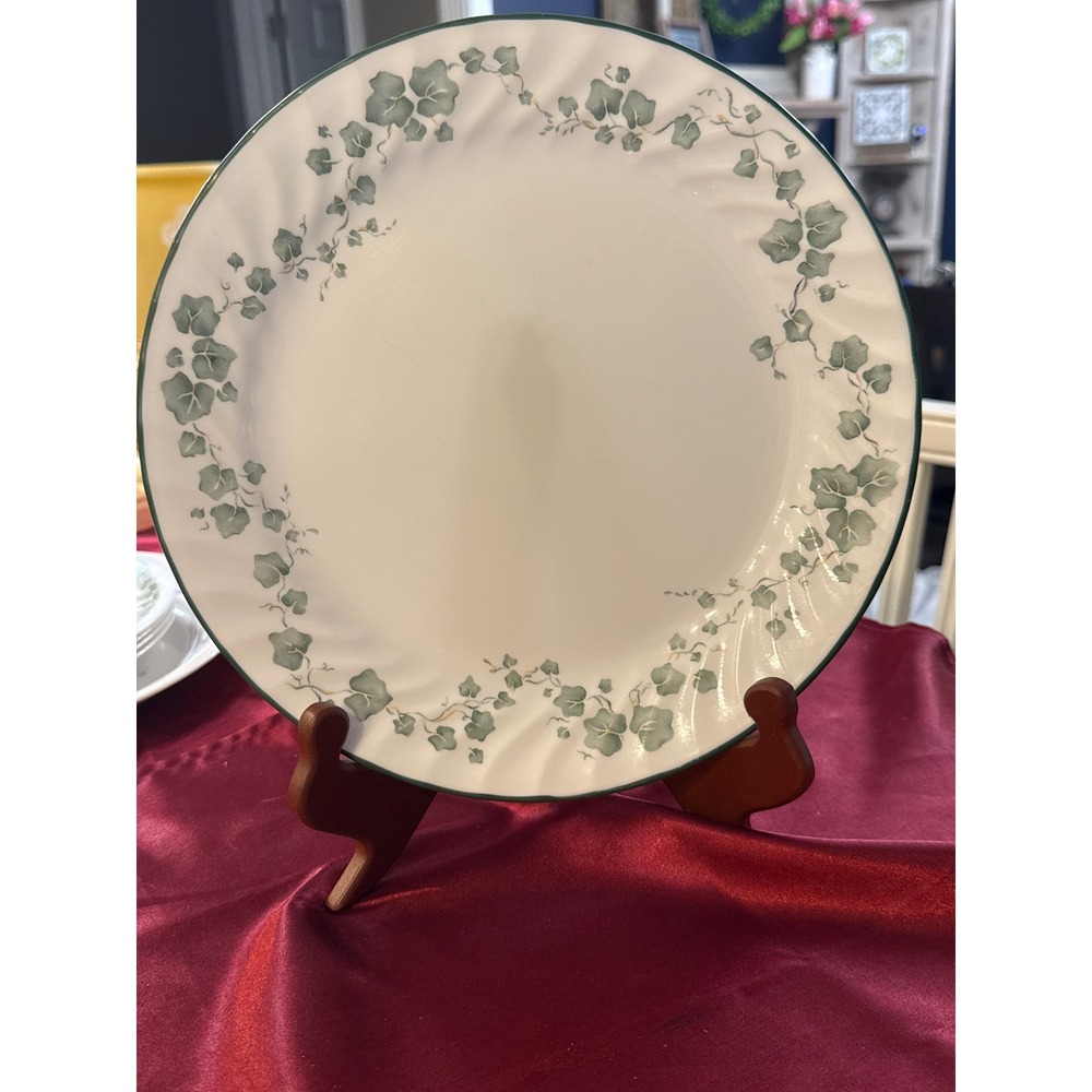Corelle English Ivy Dinner Plate Corning Vitrelle Green Leaf Swirl Rim 10.25in